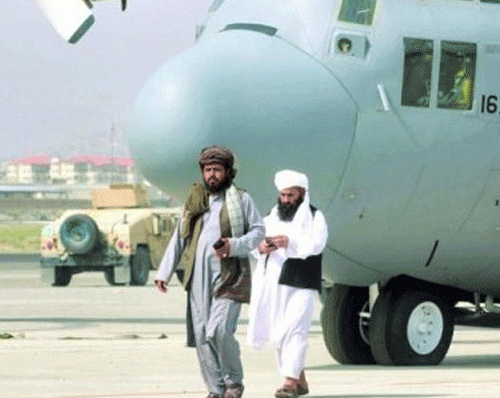رایزنی هیئت قطری برای اداره فرودگاه کابل